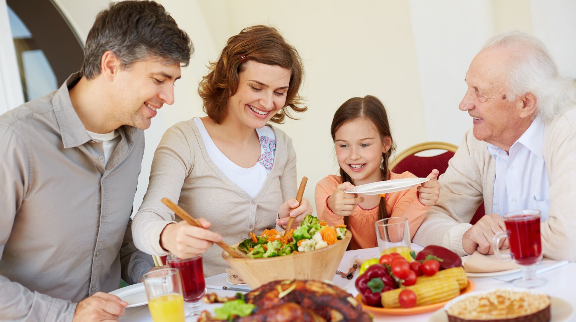 Family meal, Thanksgiving dinner, holidays